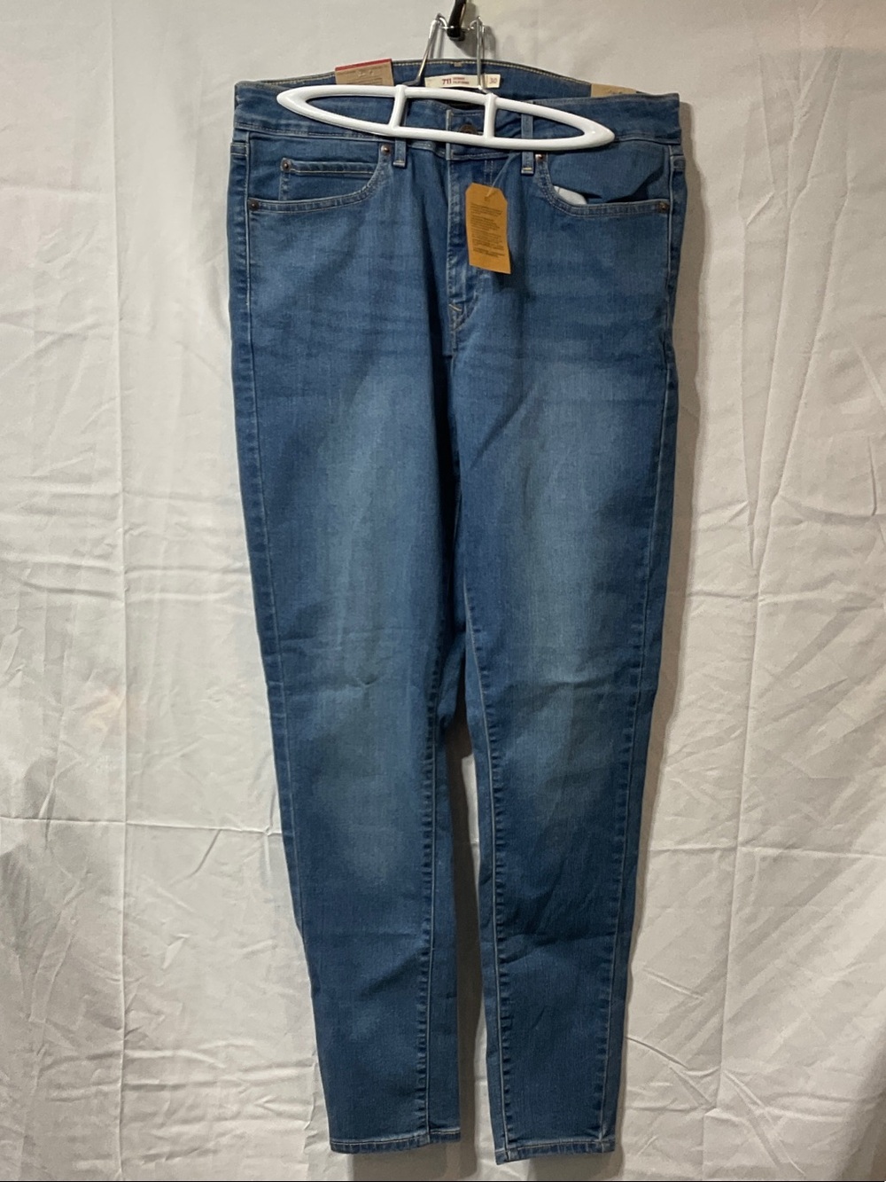 Levi's Slim Fit Ladies Denim Jeans in Medium Blue
